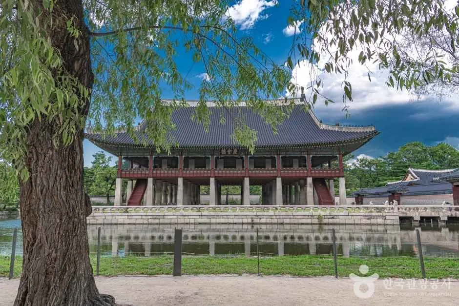 Jongno Heritage Walk: A Family-Friendly Seoul Route guide cover