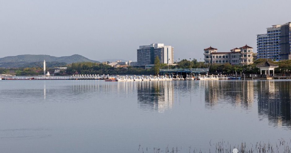 11 Best Cafes in Gyeongju (2026): Hanok Roasteries & Lake Views guide cover