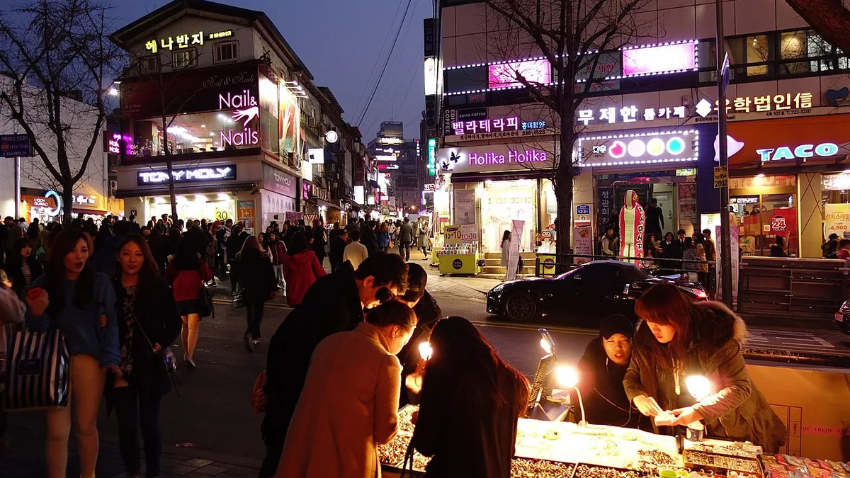 YG Hapjeong & Mapo K-Pop Tour: Headquarters, Withmuu and Hongdae Goods guide cover
